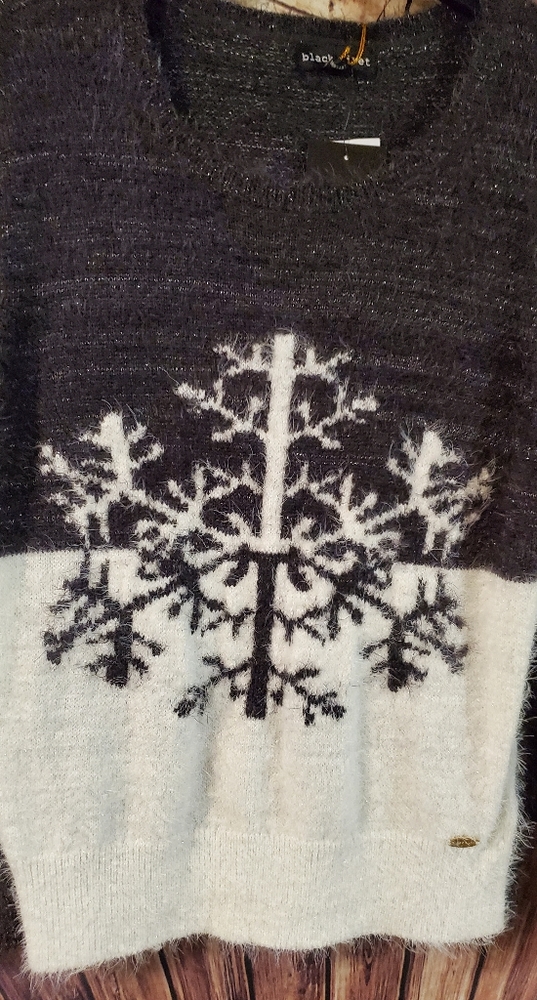 Snow flake sweater by Black Rivet